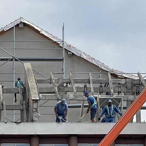 Guvernul reduce contingentul de muncitori străini pentru anul 2026 la 90.000 de persoane