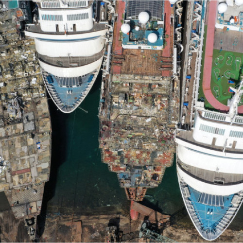 Operatorii de croazieră renunță la nave vechi, multe ajung la demolare în Turcia