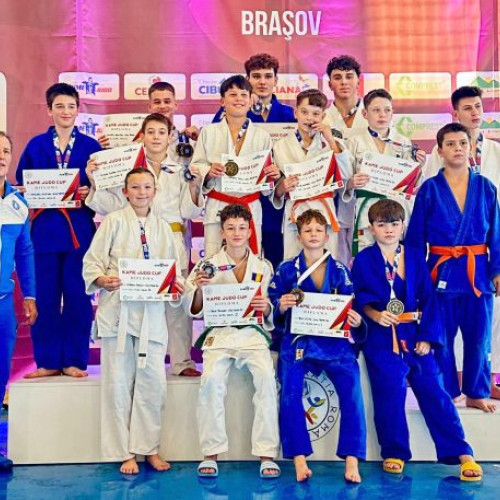 Sportivii de la Kids Tâmpa au câștigat 27 de medalii la ultima competiție