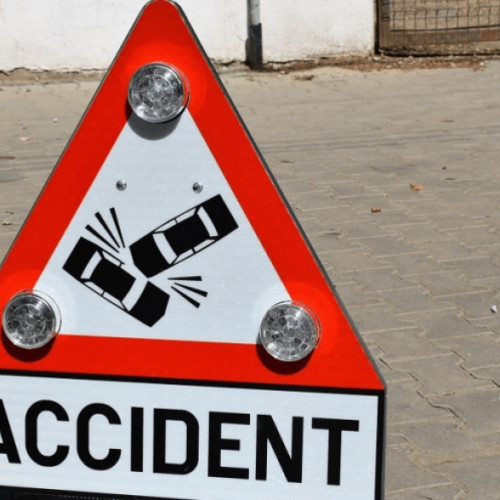 Femeie rănită după ce a ieșit cu mașina în șanț pe DN 25, lângă Drăgănești