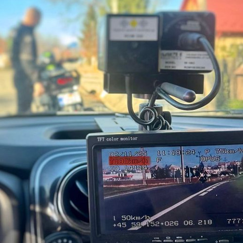 Viteză excesivă în Covasna: motociclist și șofer prinși de poliție depășind limitele legale