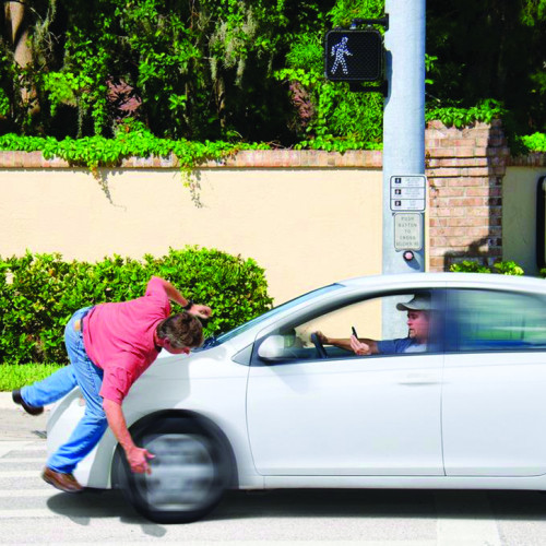 Bărbat de 51 de ani arestat pentru tentativă de omor după ce a lovit un tânăr cu mașina în Brăila