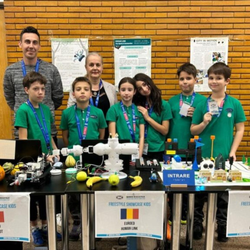 Elevii de la școala EuroEd Iași au câștigat două premii la concursul internațional Robochallenge