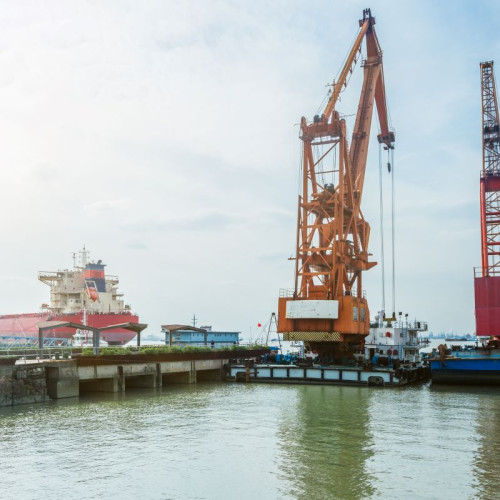 Licitație pentru vânzarea pontonului cu macara „K1” la Portul Constanța