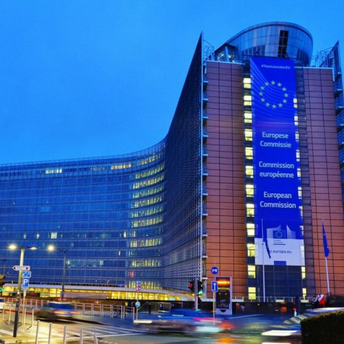 Comisia Europeană laudă angajamentul Ucrainei pentru Europa, dar cere reforme urgente