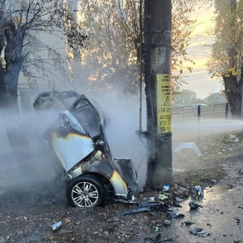 Bărbat de 65 de ani a murit într-un accident cu mașina aprinsă pe DN1, la Băicoi