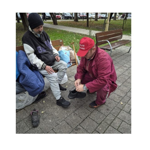 Asociația „Suflete Deschise” organizează funeraliile lui George Enache, bărbat fără adăpost