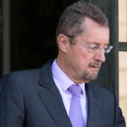 Fostul șef al serviciilor secrete franceze, Bernard Bajolet, judecat pentru șantaj și încălcarea libertății