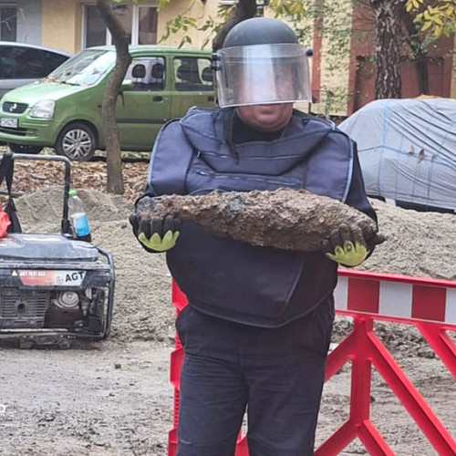 Doi proiectile mari găsite în zonă urbană a județului Caraș-Severin