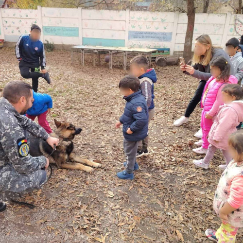 Acțiuni preventive pentru siguranța elevilor în Aiud realizate de polițiști și jandarmi
