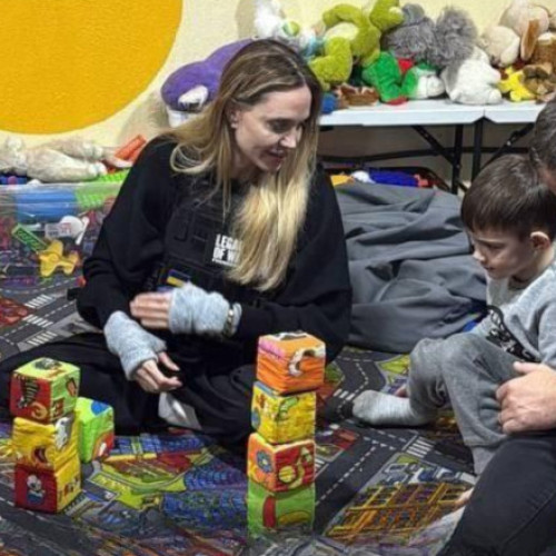 Angelina Jolie a vizitat unitățile medicale din Herson în cadrul unui program umanitar