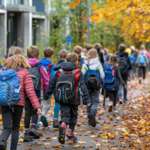 Ministrul Educaţiei cere respectarea duratei temelor pentru elevi
