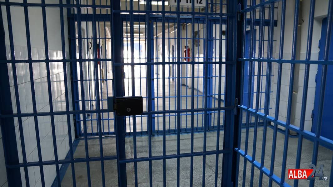 Soția unui deținut acuză abuzuri după mutarea acestuia la Penitenciarul Aiud