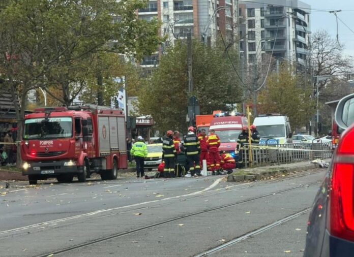 Accident în București: Cablu electric doborât de un camion lovește o femeie