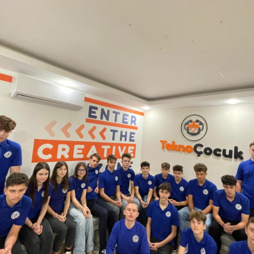 Elevii de la Liceul Alexandru Ioan Cuza din Iași participă la un stagiu de robotică în Turcia