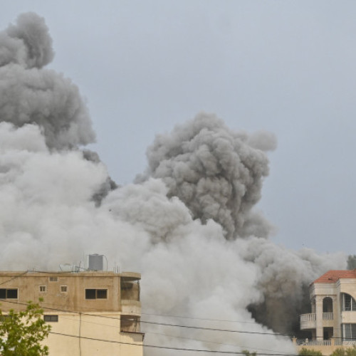 Israelul lansează atacuri aeriene puternice asupra pozițiilor Hezbollah din Liban