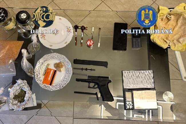 Doi bărbați din Timișoara arestați pentru trafic de droguri de mare risc