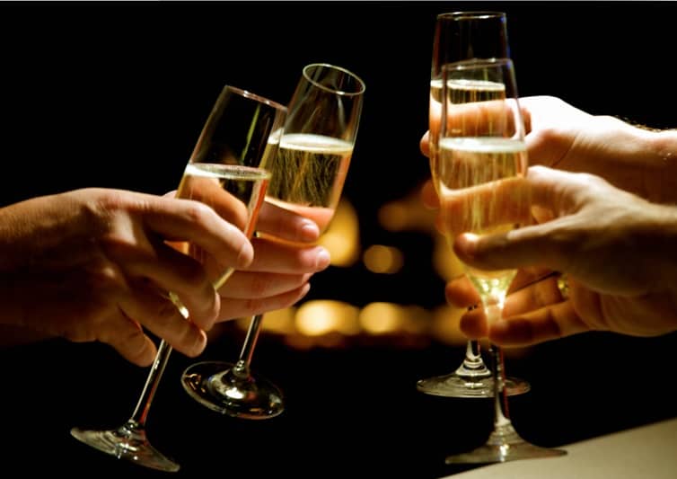 Peste 1,3 milioane de români își sărbătoresc onomastica de Sfinții Mihail și Gavril