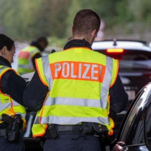 Cuplu arestat pe autostrada A1 din Germania după ce făcea sex la volan