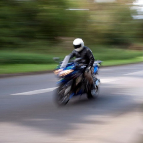 Motociclist din Cluj amendat după ce a depășit linia continuă de 13 ori pe DN1