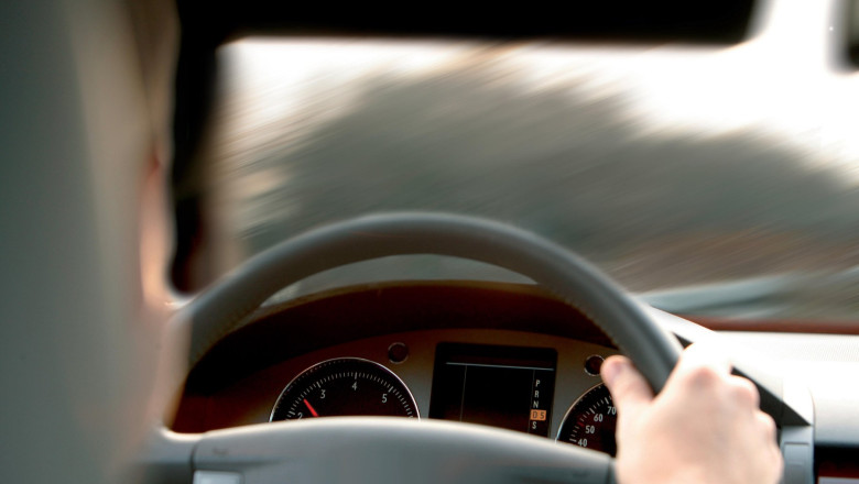 76% dintre șoferii care conduc după ce au băut spun că „doar au gustat” alcool