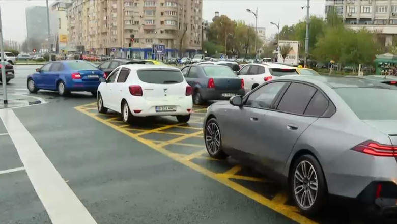 Marcajele rutiere galbene pentru intersecții blocate, introduse în București