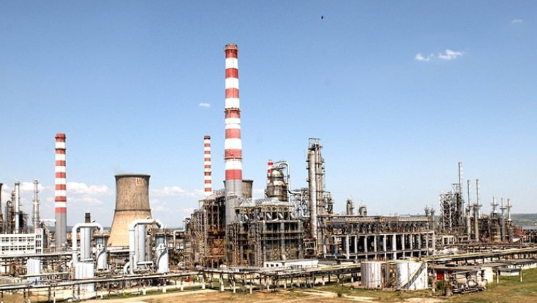 Statul român poate bloca vânzarea operaţiunilor Lukoil din România