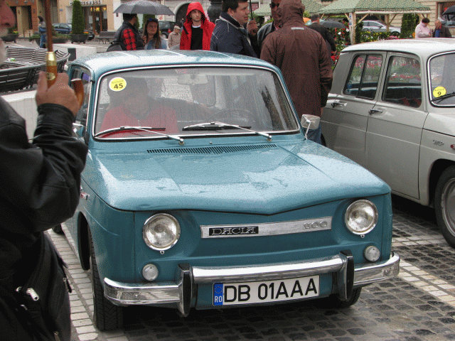 Raliul de regularitate pe timp de noapte pentru mașini istorice începe în Brașov