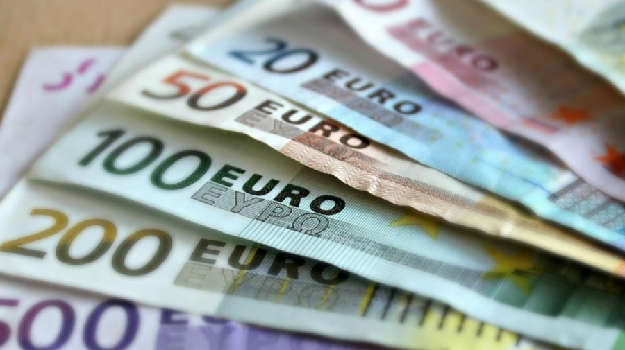 Euro stabil față de leu, indicii ROBOR în scădere ușoară în prima săptămână din noiembrie