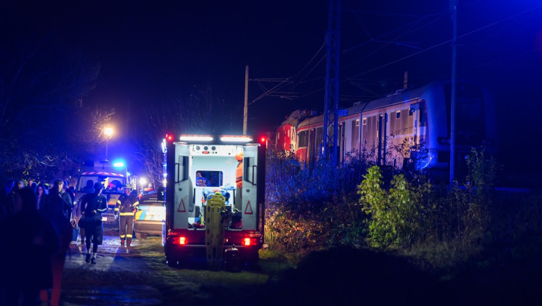 Coliziune între două trenuri în vestul Slovaciei a rănit zeci de persoane