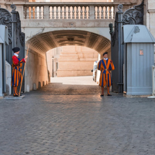 Garda Elvețiană anchetată după un incident antisemit la Vatican