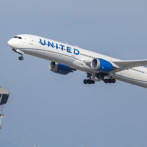 Trump cere controlorilor de trafic aerian să revină imediat la muncă