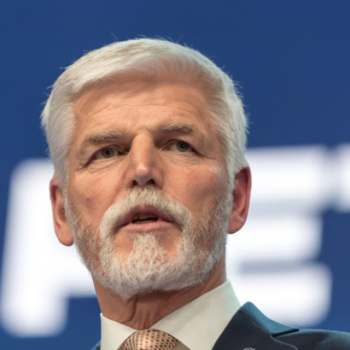 Președintele Cehiei susține menținerea steagurilor ucrainene ca simbol al solidarității