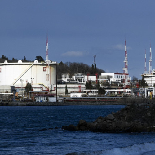 Bulgaria dispune de rezerve de benzină pentru o lună din cauza sancțiunilor asupra Lukoil