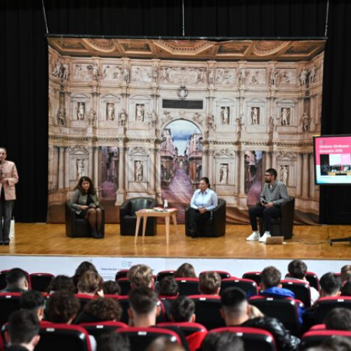 Campania „Despre Dinți” a ajuns la peste 400 de elevi din trei licee din București