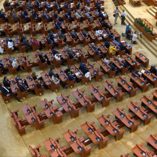 AUR și PSD domină preferințele de vot în funcție de vârstă, arată sondajul INSCOP