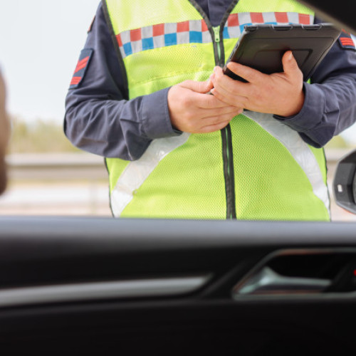 Oprirea neregulamentară și depășirea vitezei, sancționate în traficul urban din România