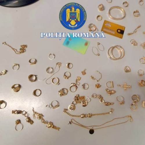 Două persoane prinse la graniță după ce au furat bijuterii și bani din Bacău