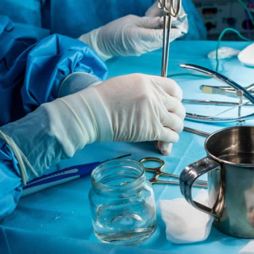 Rusia introduce obligativitatea pentru tinerii medici de a lucra în spitale publice