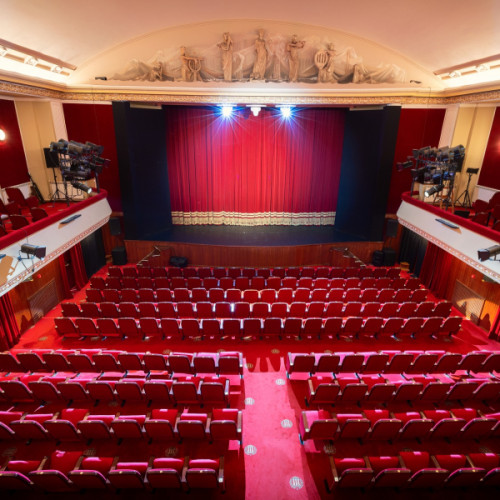 Teatrul Dramatic din Galați angajează actor cu experiență de peste zece ani