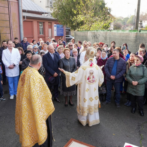 Arhiepiscopul Casian a binecuvântat capela Spitalului CFR Galați pentru pacienți