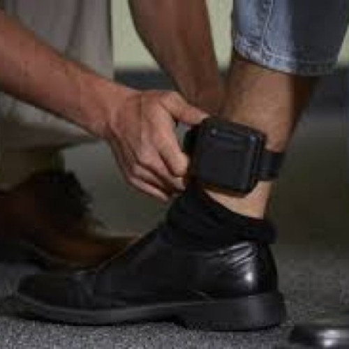 Bărbat din Brașov reținut pentru încălcarea arestului la domiciliu