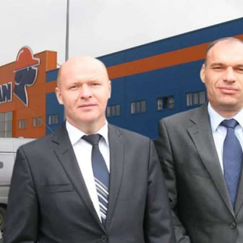 Frații Pavăl și alte grupuri ar putea prelua Carrefour România