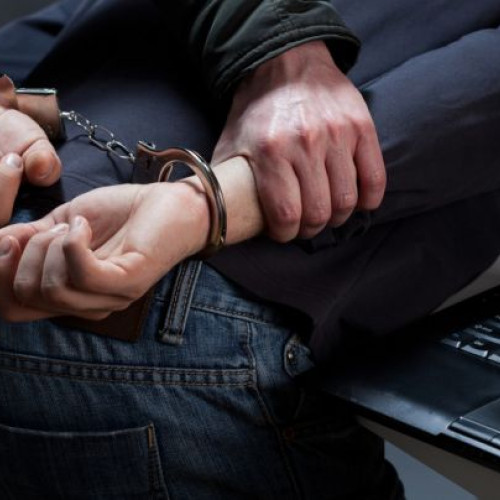 Minor de 17 ani din Mehedinți, acuzat de viol asupra unei copile din Brașov