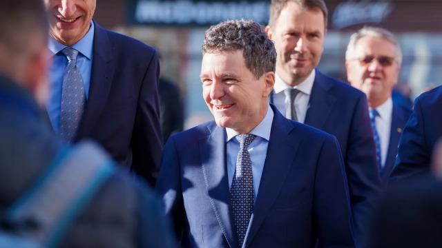 Nicuşor Dan aduce un omagiu veteranilor și subliniază rolul României în securitatea euroatlantică