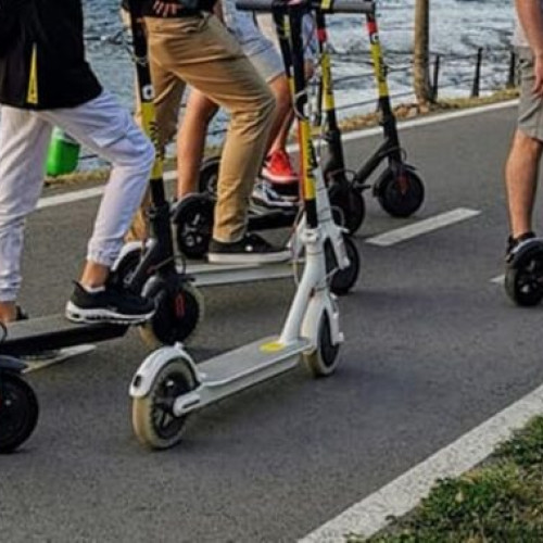Comisia pentru Transporturi aprobă reguli noi pentru trotinetele electrice