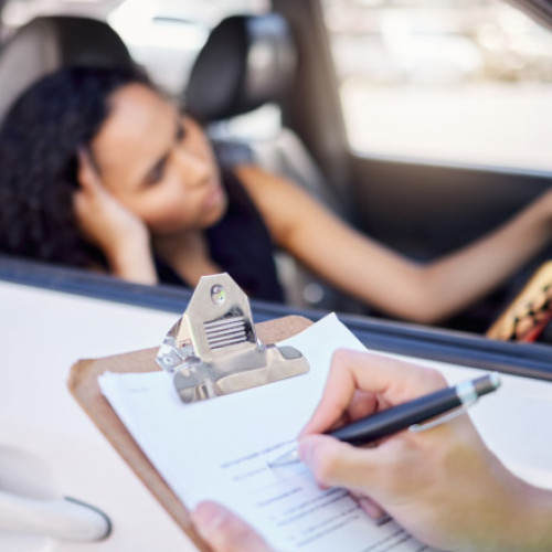 Condamnații pentru abateri rutiere grave conduc la suspendarea permisului de conducere