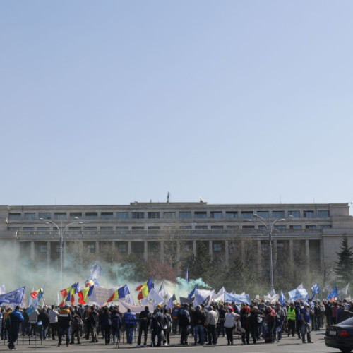 Protest în București al sindicaliștilor Blocului Național Sindical pentru creșterea salariului minim și oprirea austerității