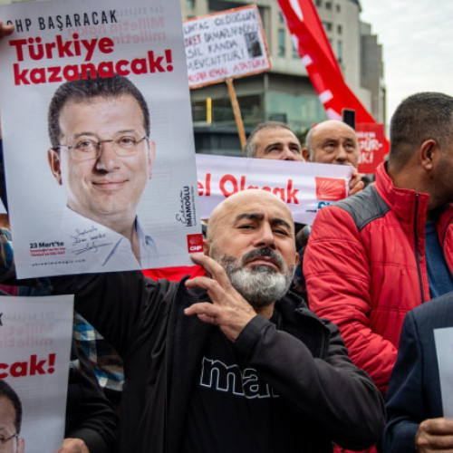 Procurorii turci cer judecarea partidului CHP pentru finanțare ilicită și corupție