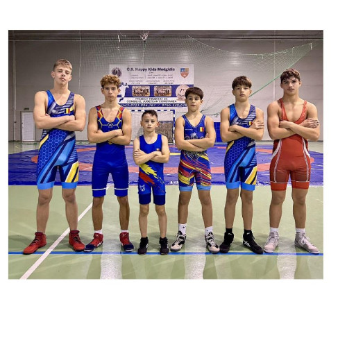 Șase luptători români concurează la o competiție internațională de top